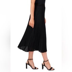 Vince Camuto pleated skirt large